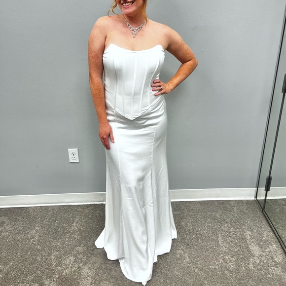 Galina White Corset Dress - Picture 4 of 4